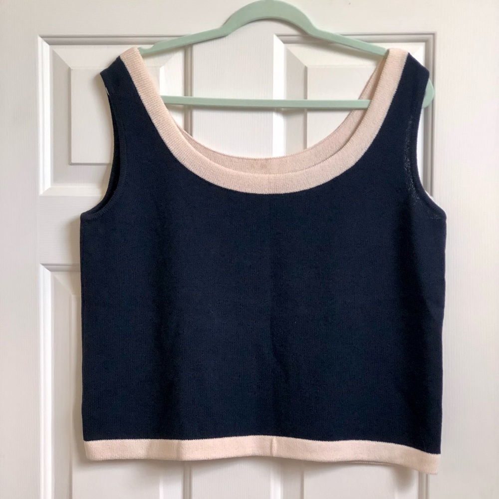 🧵St. John Navy Knit Shell